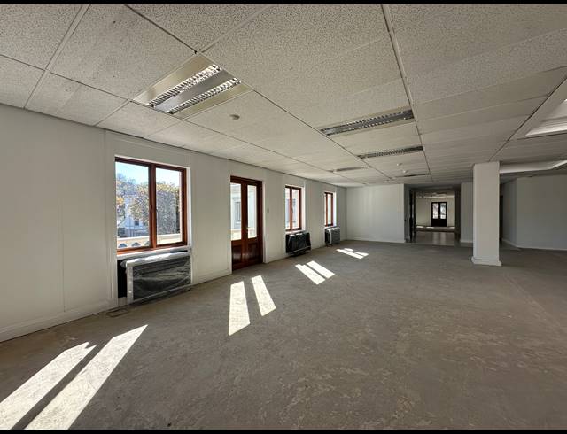 1,315M² OFFICE TO LET IN SANDTON CENTRAL